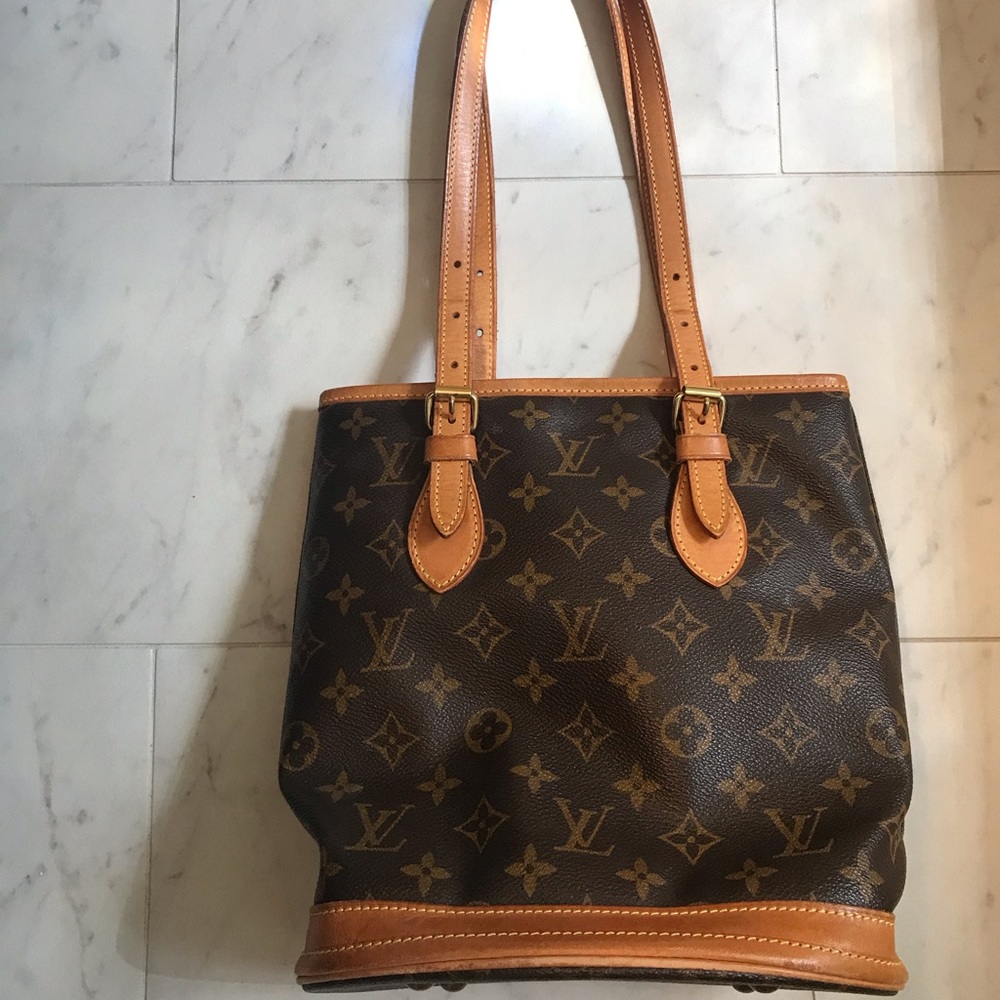 Not authentic. Louis Vuitton